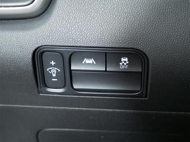 Photo of 2022 Glacial White Pearl Kia Sorento