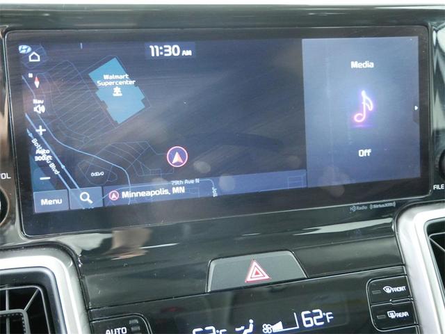 Photo of 2022 Glacial White Pearl Kia Sorento