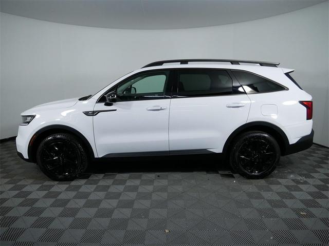 Photo of 2022 Glacial White Pearl Kia Sorento