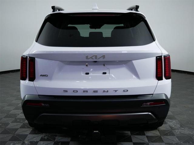 Photo of 2022 Glacial White Pearl Kia Sorento