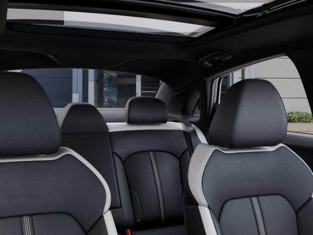 Photo of 2025 Snow White Pearl Kia K5