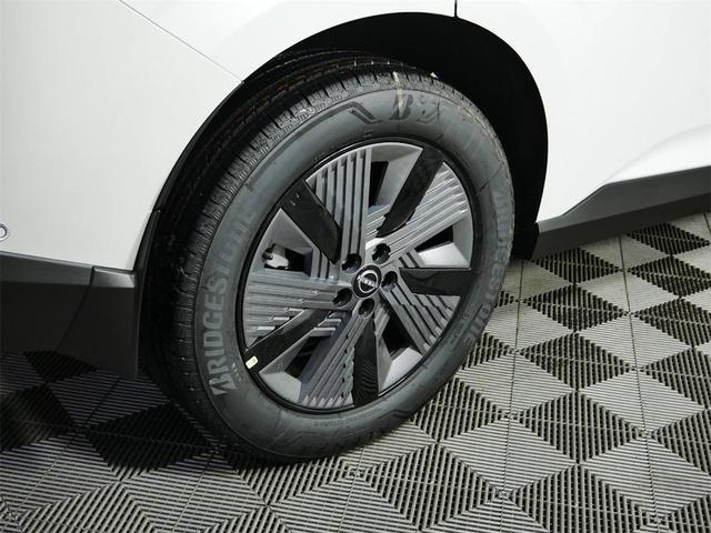 Photo of 2025 Everest White P Nissan Murano