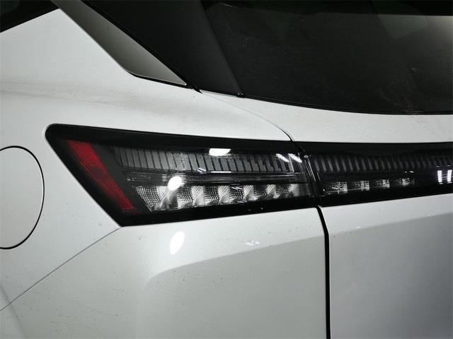 Photo of 2025 Everest White P Nissan Murano