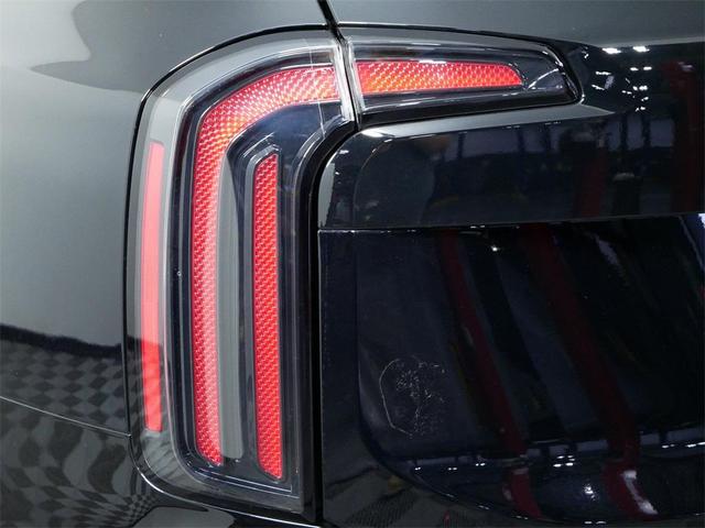Photo of 2025 Ebony Black Kia Telluride