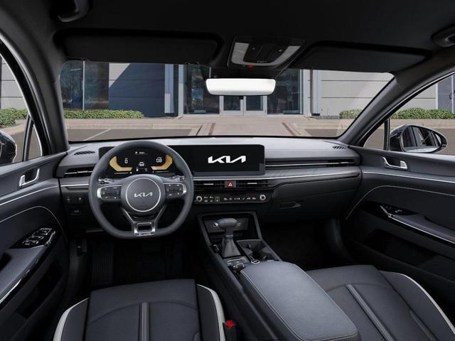 Photo of 2025 Aurora Black Pearl Kia K5