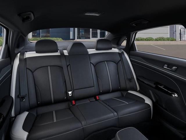 Photo of 2025 Aurora Black Pearl Kia K5