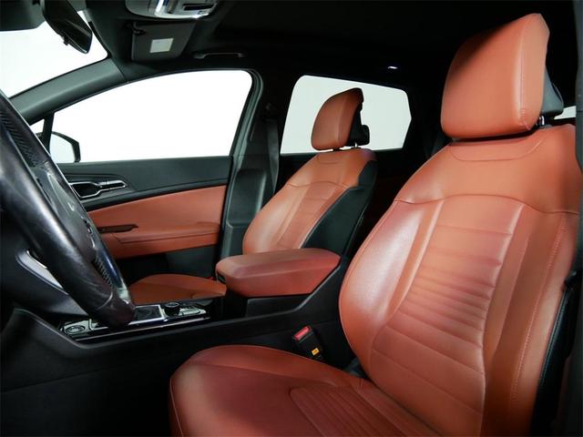 Photo of 2023 Ebony Black Kia Sportage