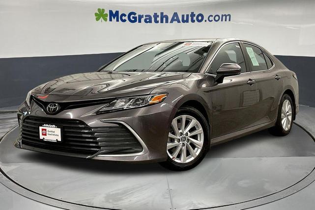 Photo of 2023 Gray Toyota Camry