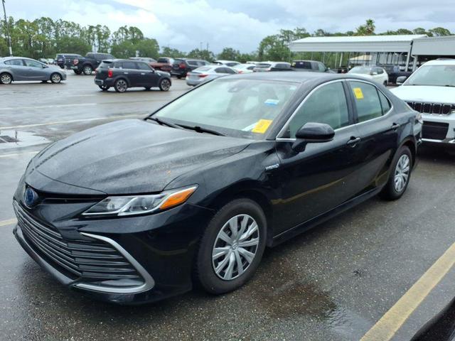 Photo of 2021 Midnight Black Metallic Toyota Camry