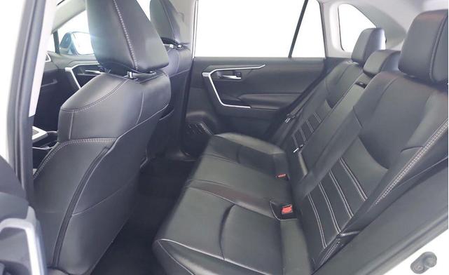 Photo of 2021 Blizzard Pearl Toyota RAV4 Hybrid