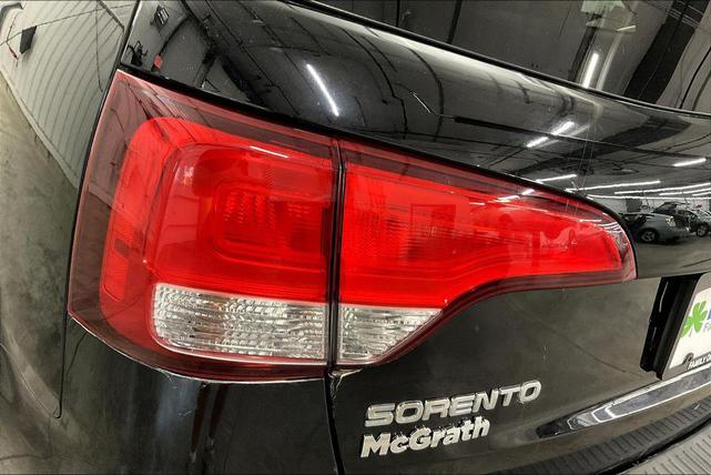 Photo of 2014 Ebony Black Kia Sorento