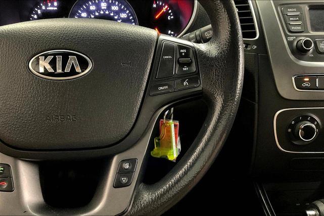Photo of 2014 Ebony Black Kia Sorento