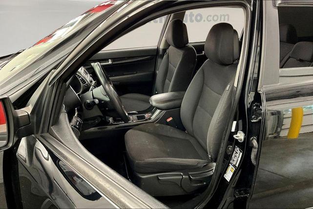 Photo of 2014 Ebony Black Kia Sorento