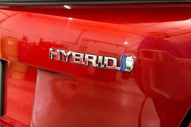 Photo of 2016 Hypersonic Red Toyota Prius