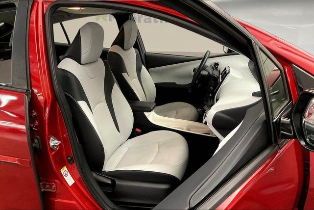 Photo of 2016 Hypersonic Red Toyota Prius
