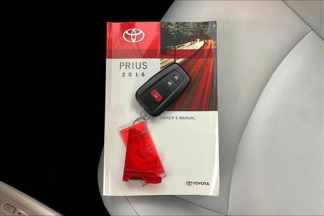 Photo of 2016 Hypersonic Red Toyota Prius