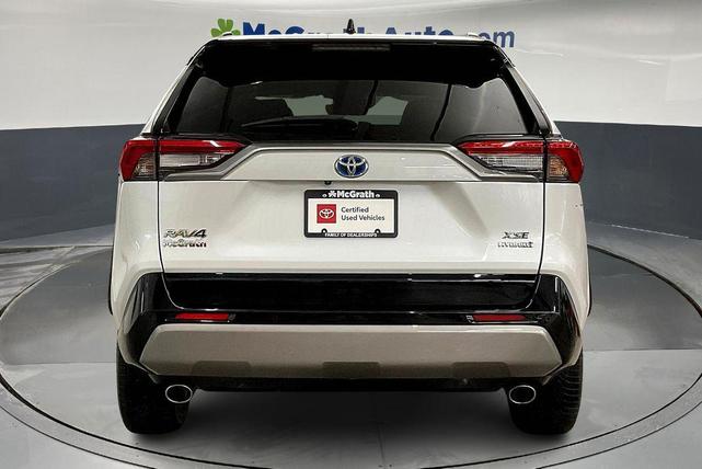Photo of 2023 White Toyota RAV4 Hybrid