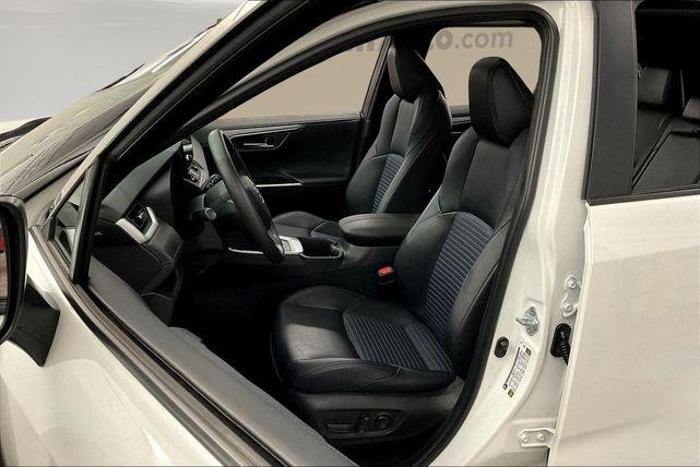 Photo of 2023 White Toyota RAV4 Hybrid