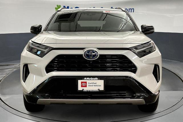 Photo of 2023 White Toyota RAV4 Hybrid