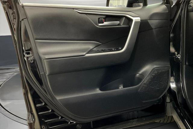 Photo of 2024 Midnight Black Metallic Toyota RAV4