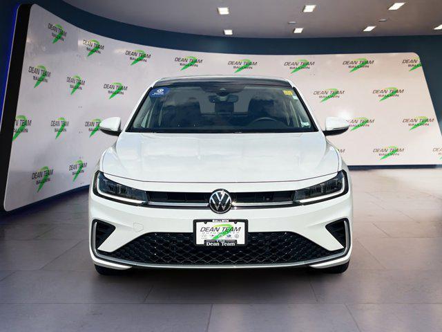 Photo of 2025 WHITE PEARL Volkswagen Jetta