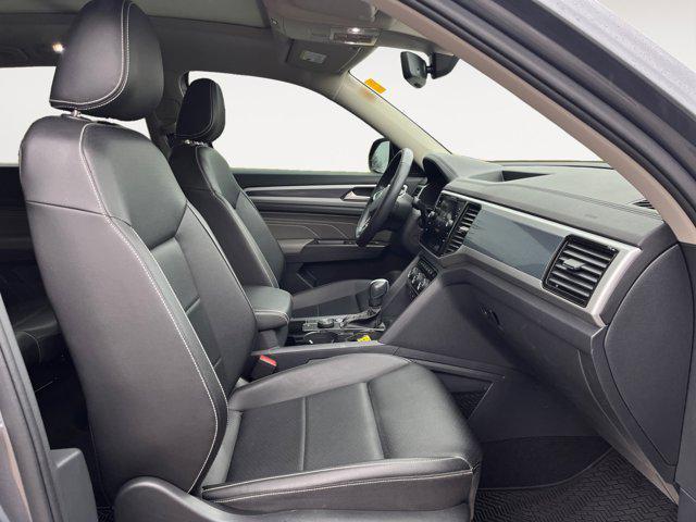 Photo of 2023 Platinum Gray Volkswagen Atlas