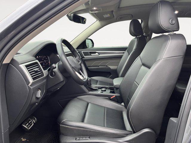 Photo of 2023 Platinum Gray Volkswagen Atlas