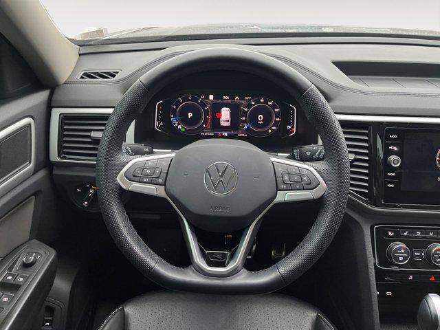Photo of 2023 Platinum Gray Volkswagen Atlas
