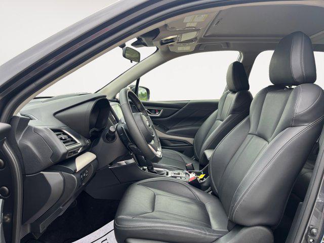 Photo of 2024 Magnetite Gray Metallic Subaru Forester