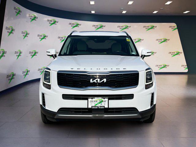 Photo of 2022 Glacial White Pearl Kia Telluride