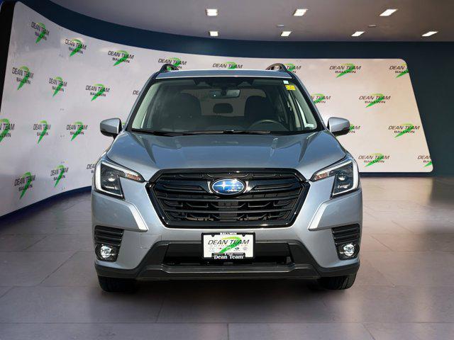 Photo of 2024 Ice Silver Metallic Subaru Forester