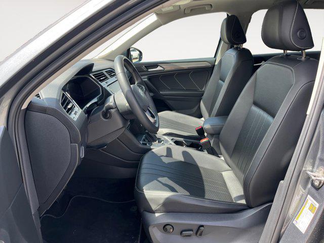Photo of 2024 Platinum Gray Volkswagen Tiguan