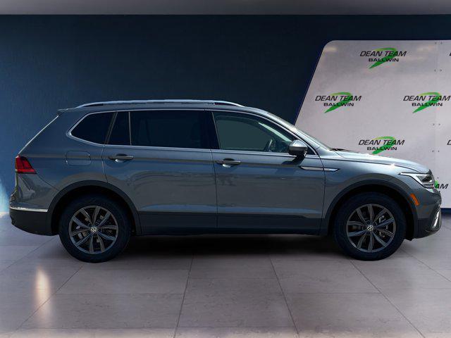 Photo of 2024 Platinum Gray Volkswagen Tiguan