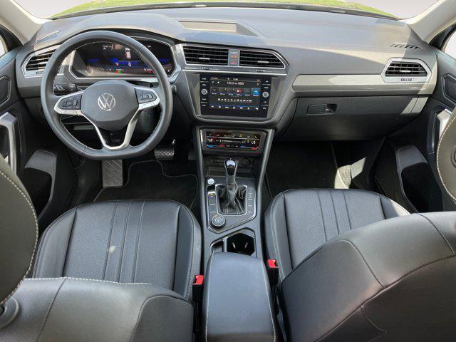 Photo of 2024 Platinum Gray Volkswagen Tiguan