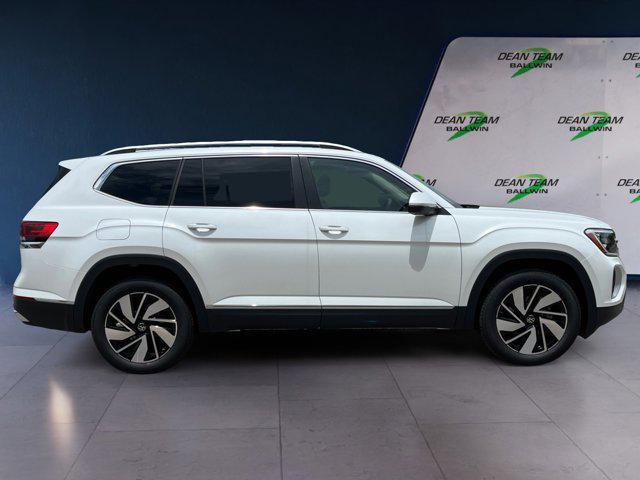 Photo of 2025 Opal White Pearl Volkswagen Atlas