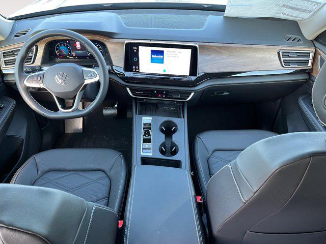 Photo of 2025 Silver Mist Metallic Volkswagen Atlas