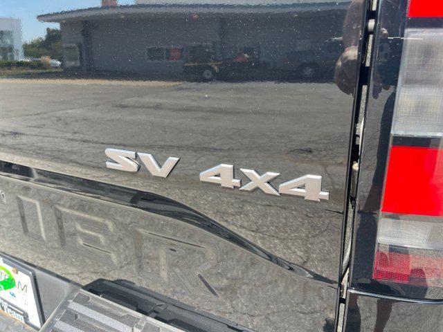 Photo of 2022 Super Black Nissan Frontier