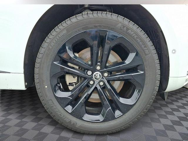Photo of 2026 Fuji White Jaguar F-PACE