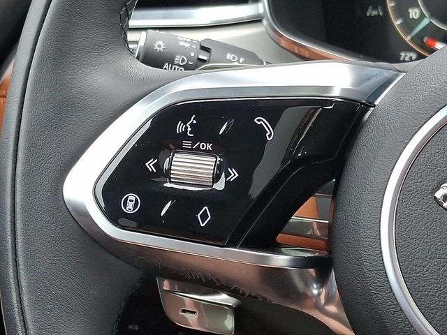 Photo of 2026 Fuji White Jaguar F-PACE