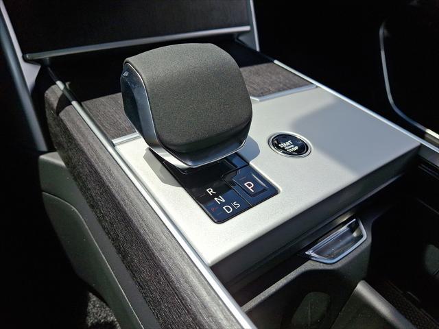Photo of 2025 Blue Land Rover Range Rover