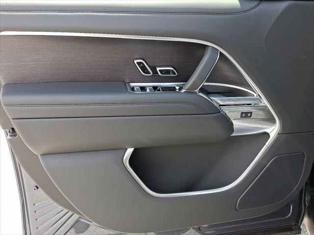 Photo of 2025 Blue Land Rover Range Rover
