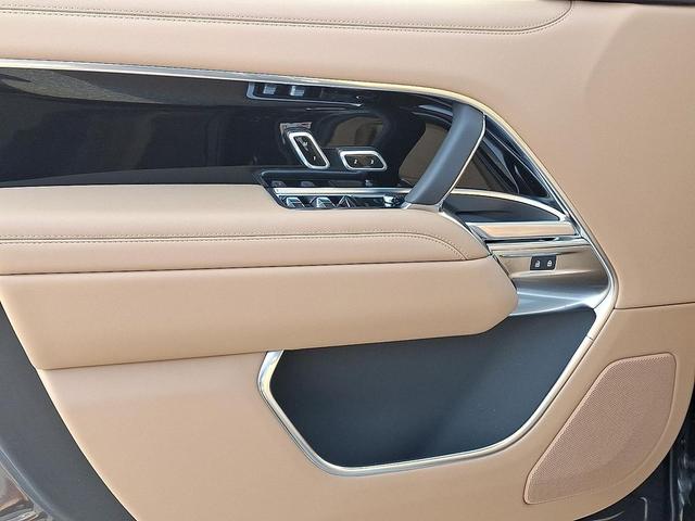 Photo of 2025 Carpathian Grey Premium Metallic - 1AU Land Rover Range Rover
