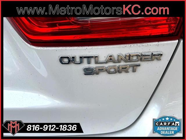 Photo of 2015 White Mitsubishi Outlander Sport
