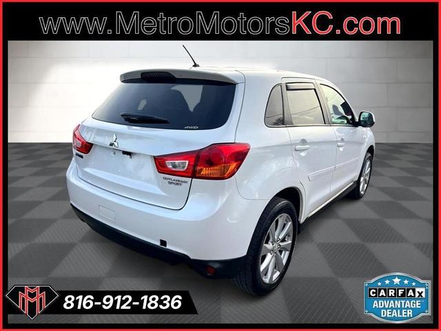 Photo of 2015 White Mitsubishi Outlander Sport