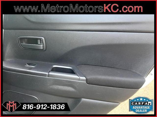Photo of 2015 White Mitsubishi Outlander Sport
