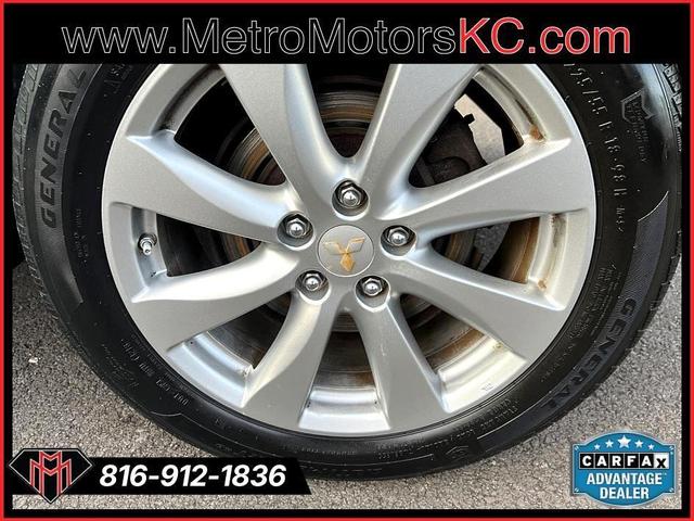 Photo of 2015 White Mitsubishi Outlander Sport