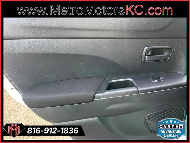Photo of 2015 White Mitsubishi Outlander Sport