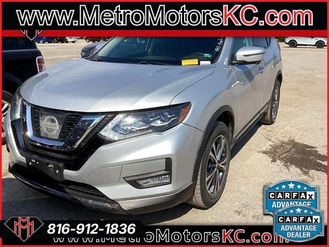 Photo of 2017 Gray Nissan Rogue