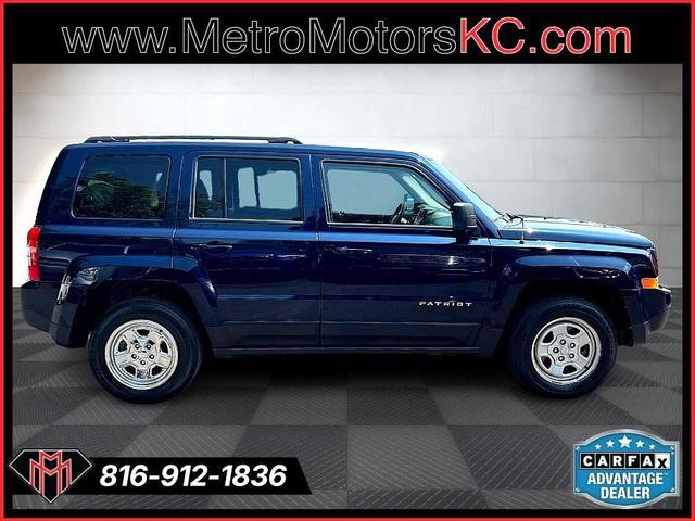 Photo of 2017 Blue Jeep Patriot