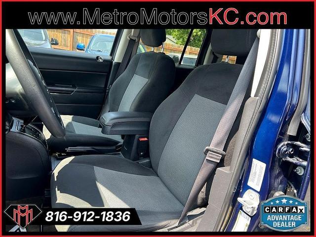 Photo of 2017 Blue Jeep Patriot